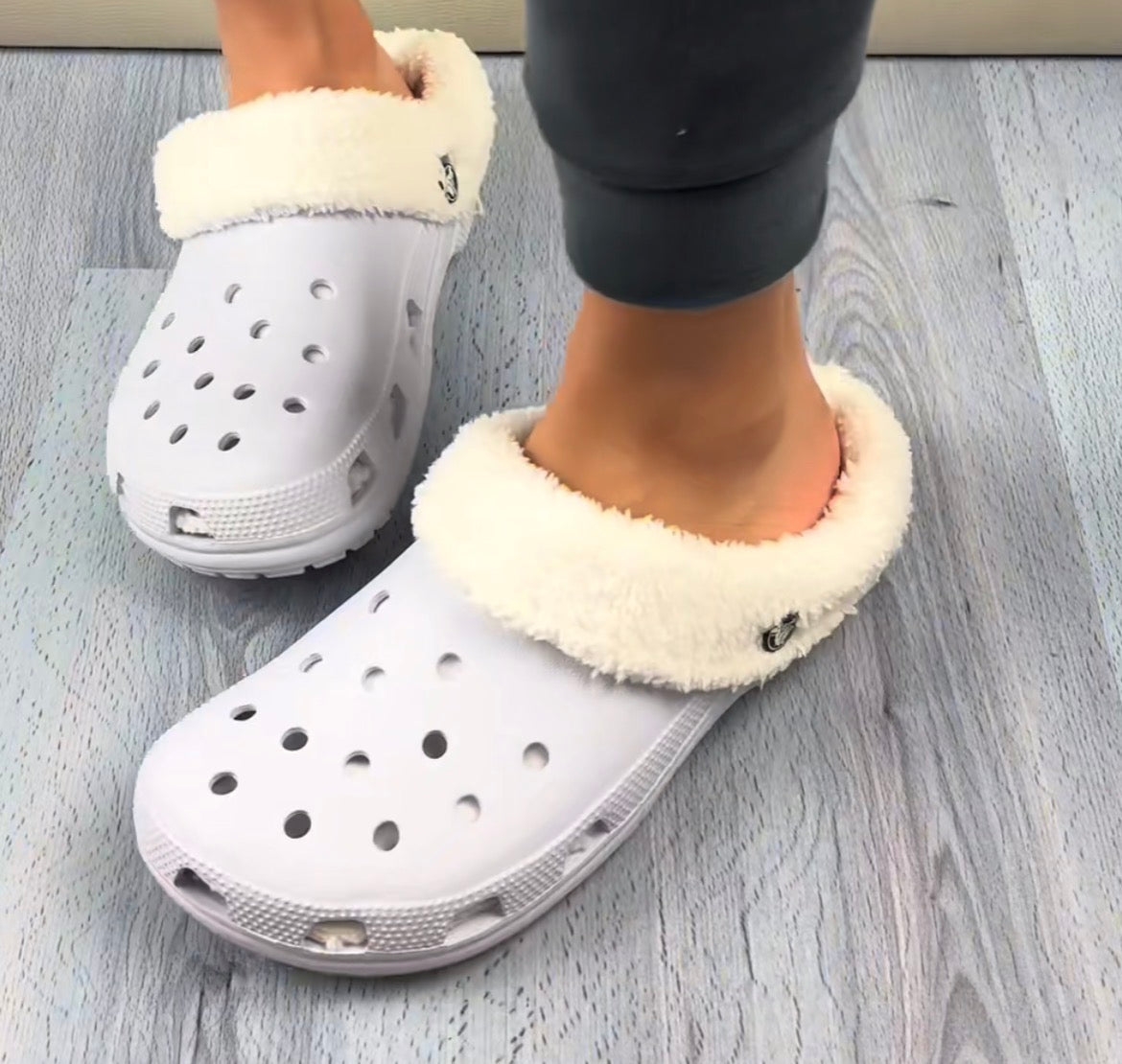 SnowCroc Furry Socks